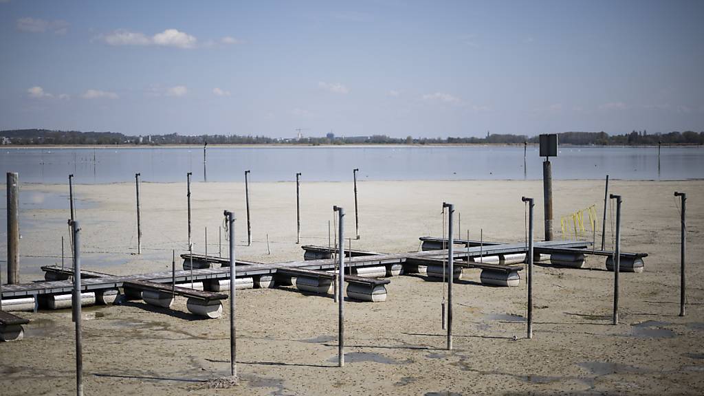 Der Pegelstand ist wie hier am Untersee bei Ermatingen TG  für diese Jahreszeit ungewöhnlich tief. Rekorde dürften aber vorerst keine gebrochen werden. (Archivbild)