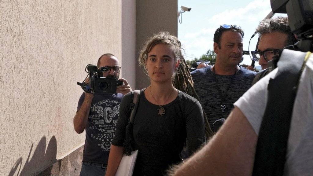 Sea-Watch-Kapitänin Carola Rackete bei der Ankunft zu ihrer Anhörung im Justizpalast in Agrigent.