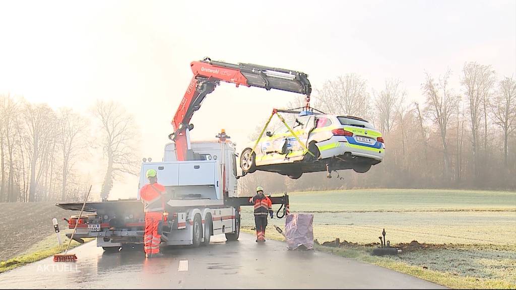 Polizeiauto verunfallt nach Glatteismeldung selbst