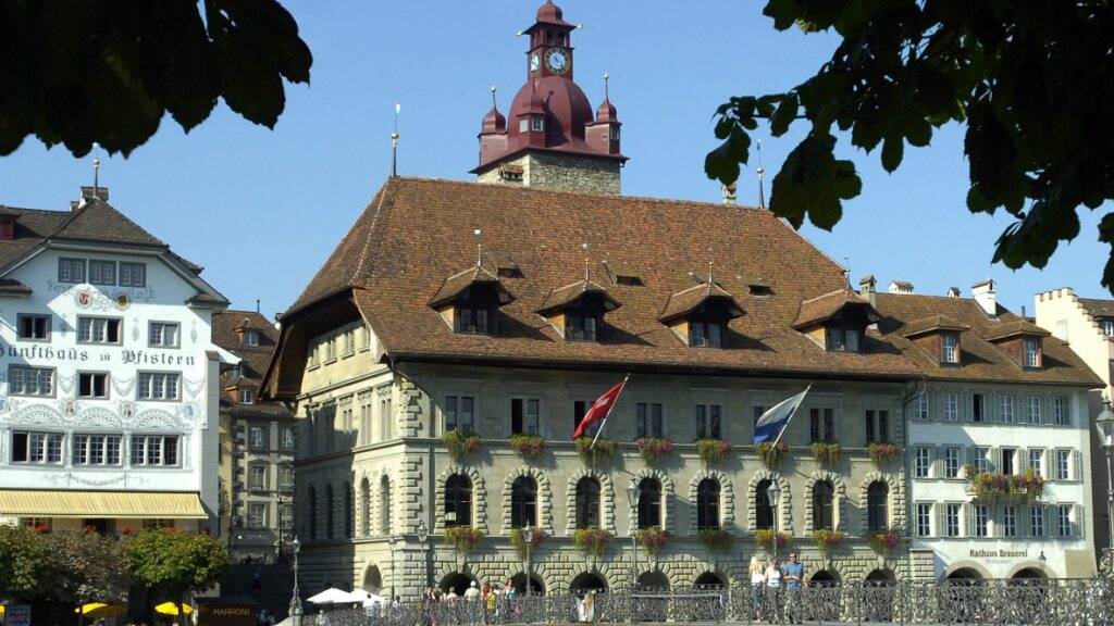 Das Rathaus von Luzern, in dem der Grosse Stadtrat tagt. (Archivaufnahme)