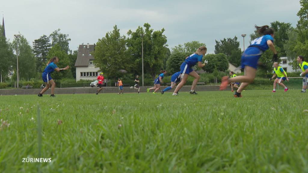 Vor grossem Flag Football-Spieltag in der Allmend: So trainiert das Frauenteam der Renegades