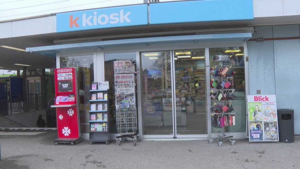 Schwer verletzt: In Grenchen stösst ein Mann einen Rentner auf die Gleise und flüchtet