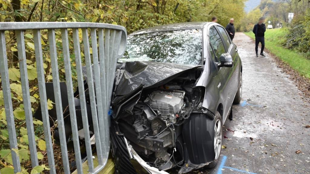 79-Jähriger prallt in San Vittore GR mit Auto in Brückengeländer