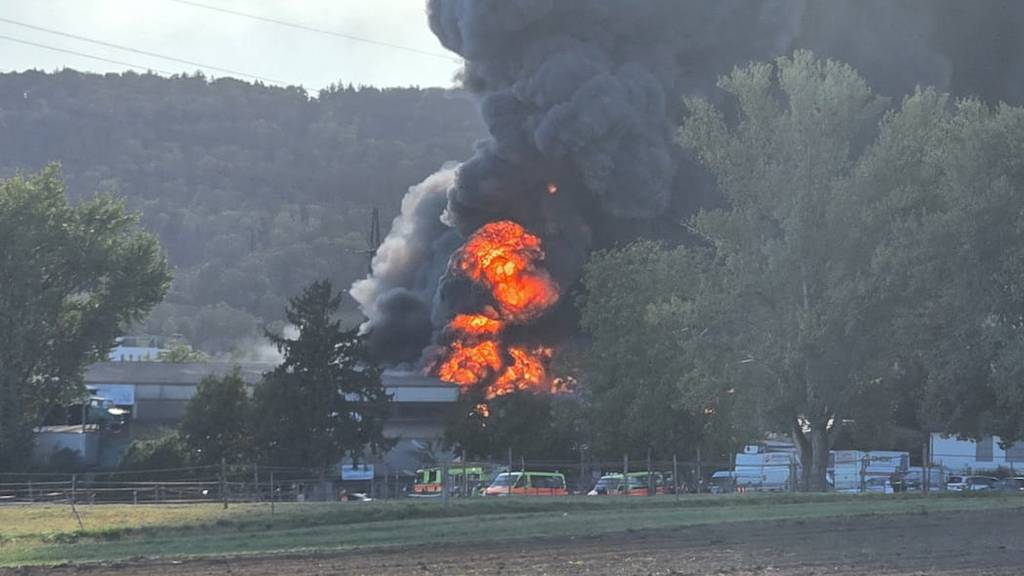 Brand in Buchs sorgt für riesige Rauchsäule