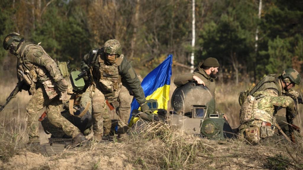 Besonders im Osten der Ukraine halten die Gefechte weiter an. Foto: Efrem Lukatsky/AP/dpa