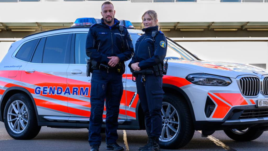 Die lateinischen Polizeikorps rüsten sich ab Januar 2026 mit der korpsübergreifenden Uniform aus. Im Bild Angehörige der Kantonspolizei Waadt.