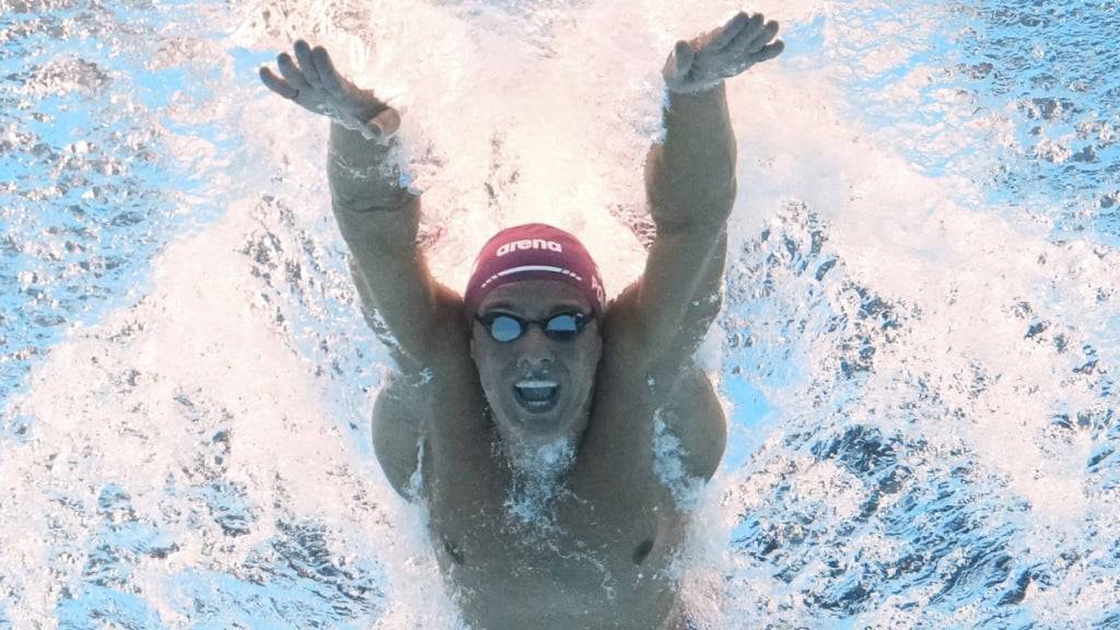 Noè Ponti schwimmt an der WM in Singapur zu Silber über 50 m Delfin