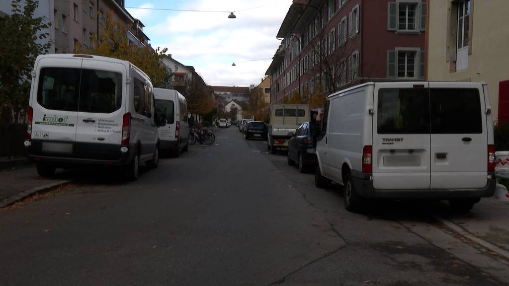Verärgerte Anwohnerinnen und Anwohner: Parkplatz-Chaos im Mattenhof Quartier