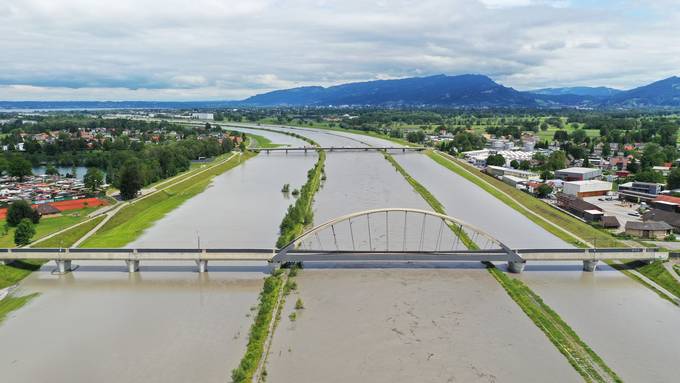 Rhein-Hochwasser: Lage entspannt sich