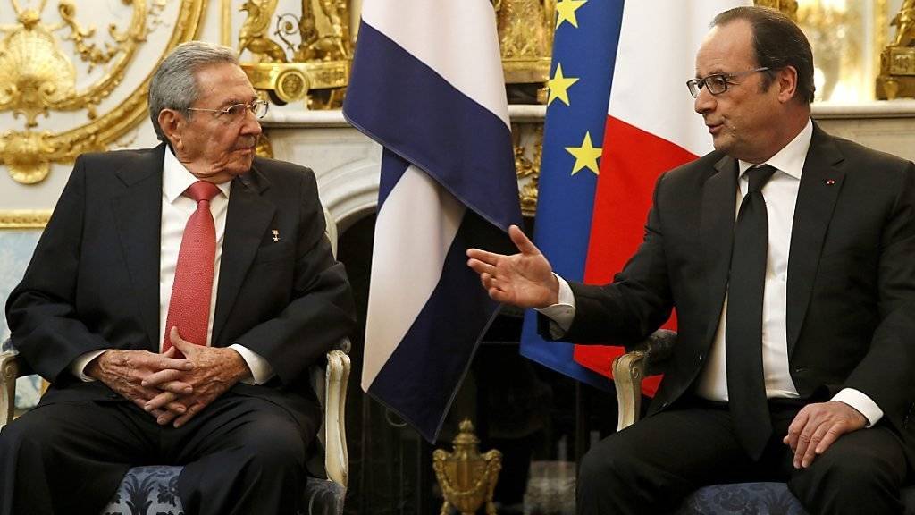 Castro und Hollande unterhielten sich fast eine Stunde lang im Elysée-Palast.