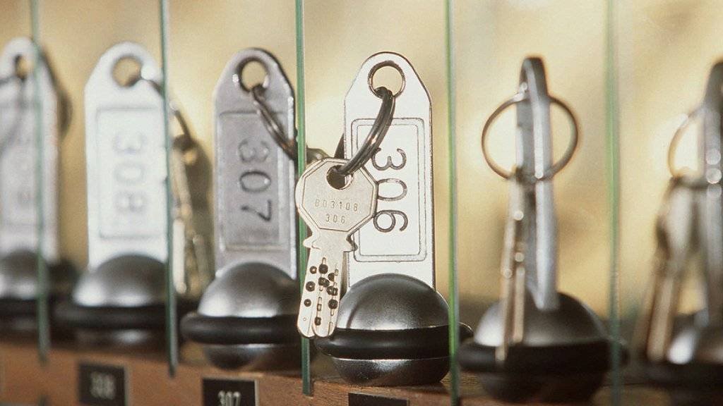Zunahme der Logiernächte: An den Hotelrezeptionen wurden im Juli mehr Zimmerschlüssel ausgehändigt. Archiv)