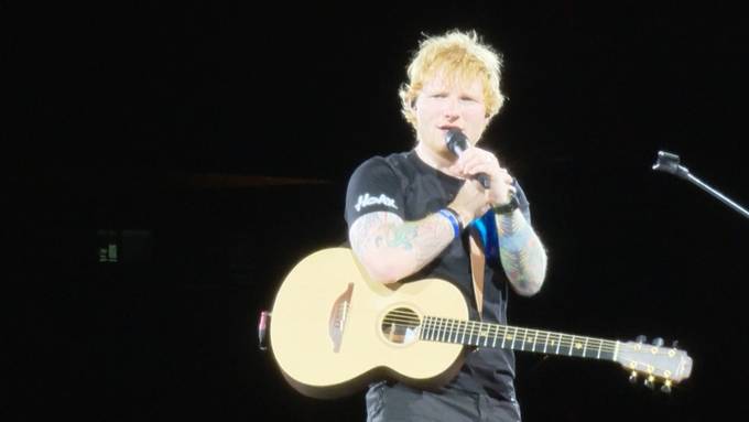 Tausende Fans feiern Ed Sheeran im Zürcher Letzigrund