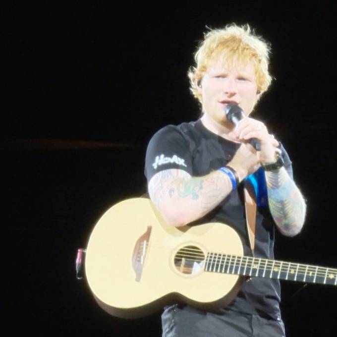 Tausende Fans feiern Ed Sheeran im Zürcher Letzigrund
