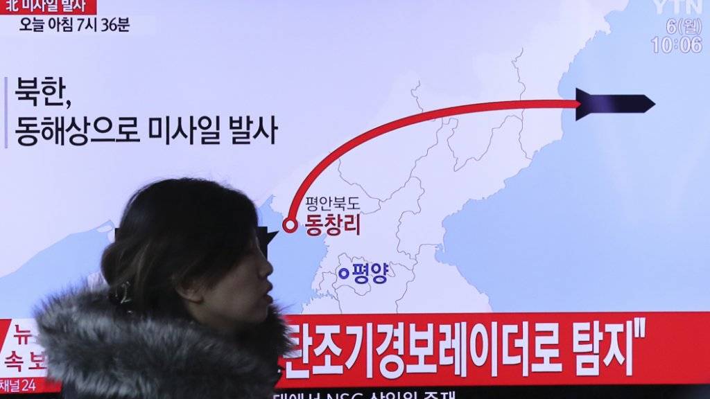 Nordkorea hat nach Angaben von Südkorea erneut ein Geschoss in Richtung Meer abgefeuert. (Archivbild)