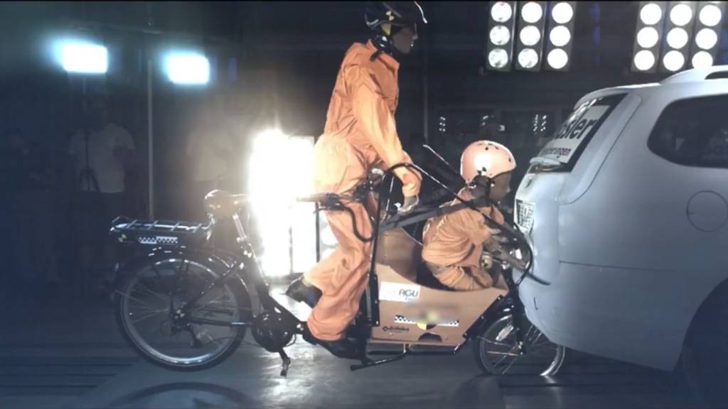 Crashtest: Cargo-Bikes können zur tödliche Falle für Kinder werden