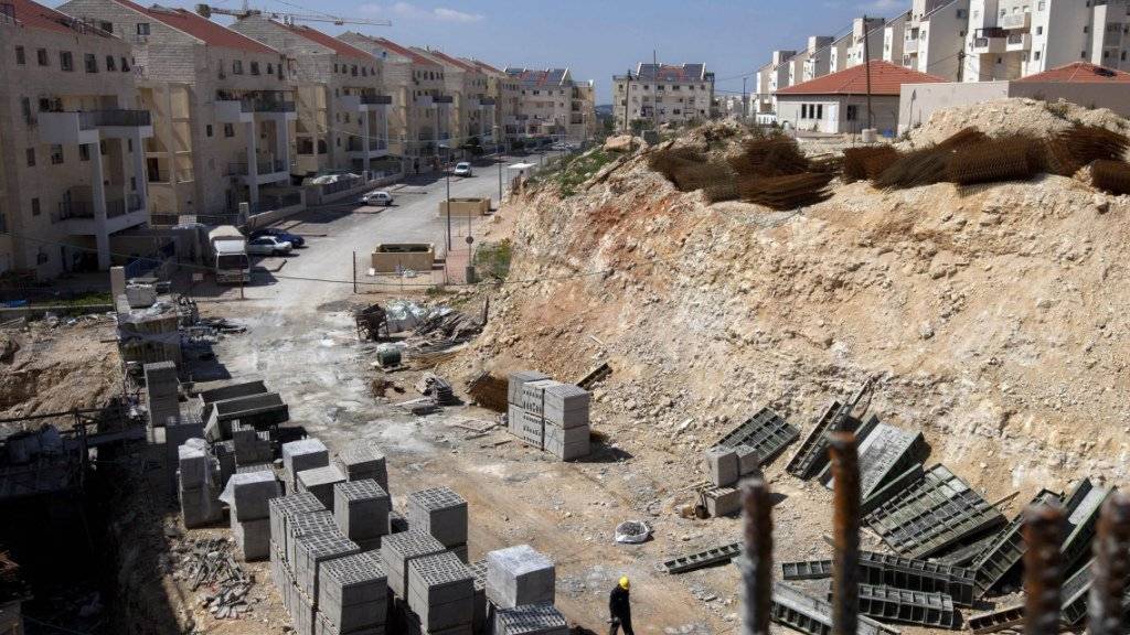 Bauarbeiten in einer jüdischen Siedlung im palästinensischen Westjordanland. Die israelische Regierung hat weitere Siedlerwohnungen angekündigt. (Archiv)