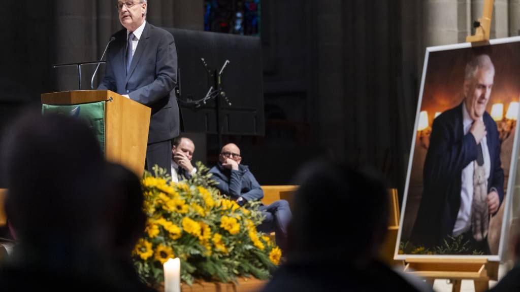 Bundespräsident Guy Parmelin würdigte Brélaz in einer humorvollen Rede.