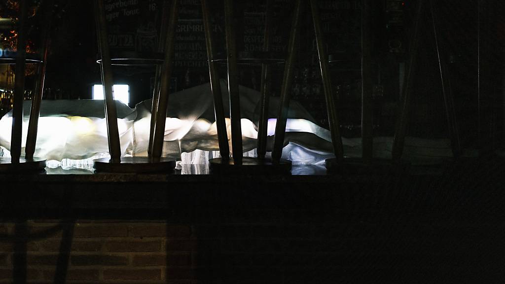 Die Zahl der Pubs geht in Grossbritannien seit Jahren zurück. (Archivbild)