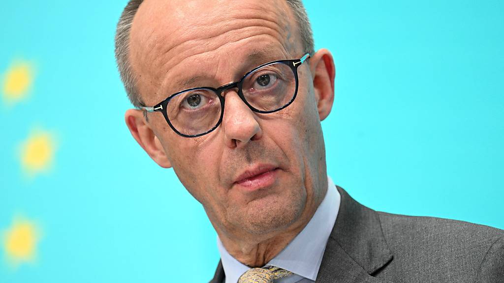 Oppositionsführer Friedrich Merz hat vom deutschen Bundeskanzler Olaf Scholz Konsequenzen aus dem schwachen Abschneiden der «Ampel»-Koalition bei der Europawahl am Sonntag gefordert. Foto: Sebastian Christoph Gollnow/dpa