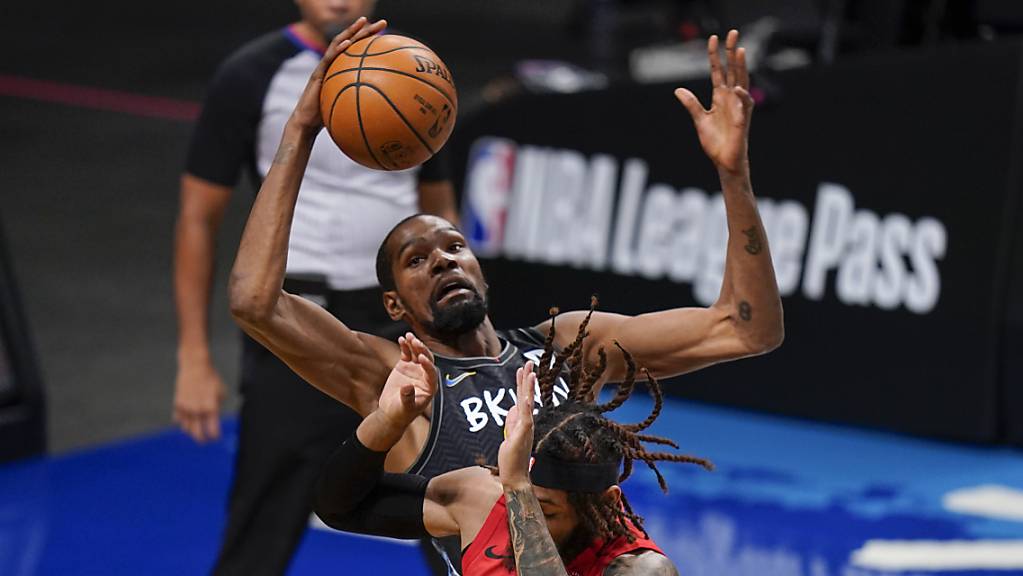 Kevin Durant konnte nur einen Teil des Matches gegen die Toronto Raptors spielen