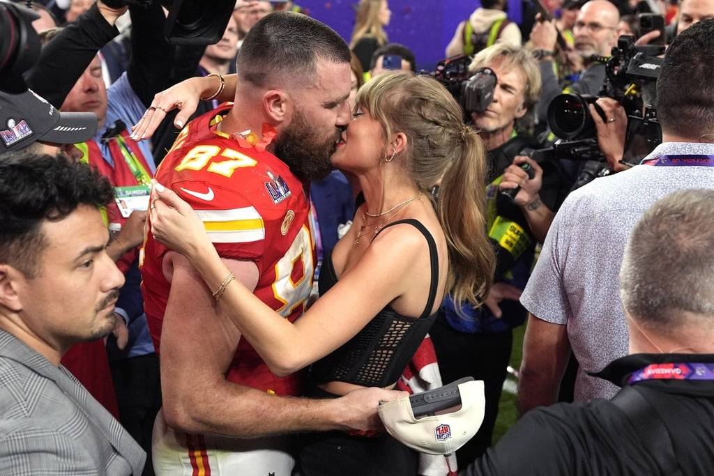 Ein Bild, das wir diese Saison öfters sehen werden: Travis Kelce und Taylor Swift.