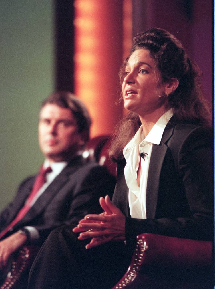 Jamie Tarses im Jahr 1996 bei der Präsentation der neuen Serien für ABC.