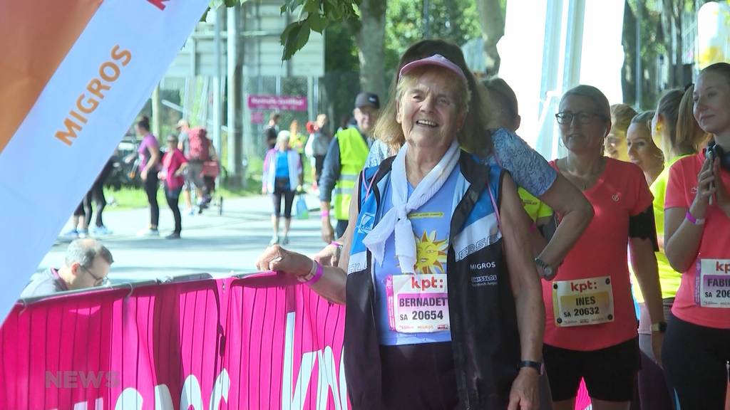 Mit 87 Jahren noch am Start: Älteste Frauenlauf-Teilnehmerin wegen Tod ihrer Schwester mit dabei