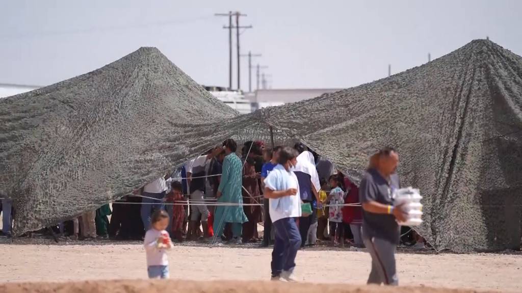 Zeltstadt: So sind die ausgeflogenen afghanischen Flüchtlinge untergebracht