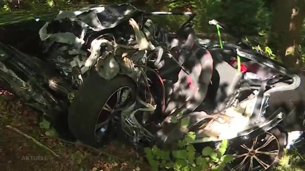 Tödlicher Unfall: Am Gempen prallt ein Autofahrer gegen einen Baum