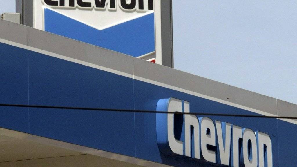 Der US-amerikanische Ölkonzern Chevron streicht 4000 Stellen, nachdem er den ersten Quartalsverlust seit 13 Jahren bekannt gegeben hat. (Archivbild)
