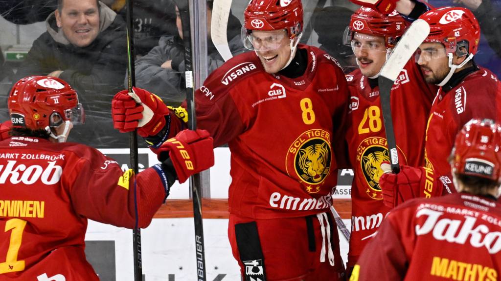 Jubel wie bereits am Abend zuvor: Nach Lausanne gewinnen die SCL Tigers auch gegen Meister Fribourg-Gottéron