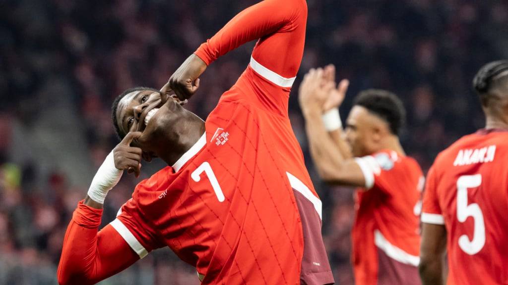 Breel Embolo war in ausgelassener Stimmung nach dem nächsten deutlichen Heimsieg in dieser WM-Qualifikation