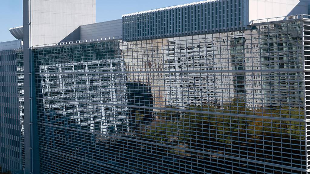 ARCHIV - Das Gebäude der Weltbank in der Pennsylvania North West Avenue. Foto: Soeren Stache/dpa