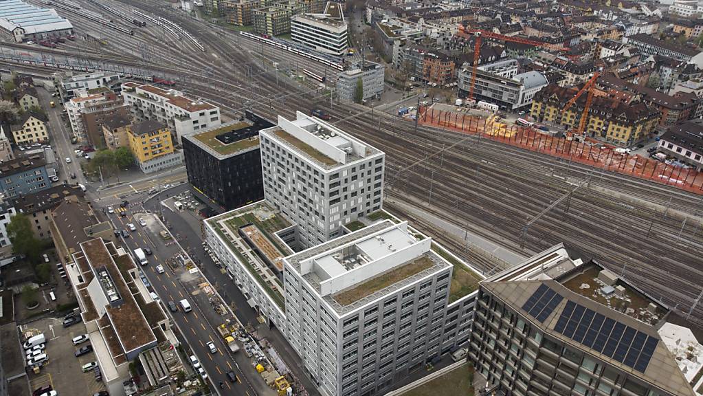 Die SBB müssen wegen der Coronakrise Dutzende Immobilienprojekte in der ganzen Schweiz sistieren. Im Bild das Entwicklungsgebiet am Hauptbahnhof Zürich. (Archivbild)