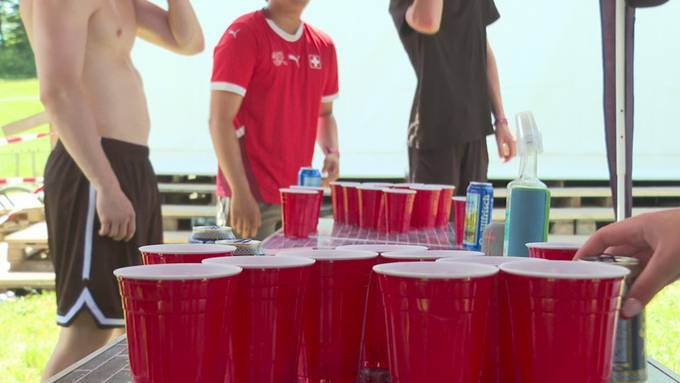 Warten in der brütenden Hitze: Eingefleischte OpenAir St.Gallen-Fans fiebern auf den Einlass hin