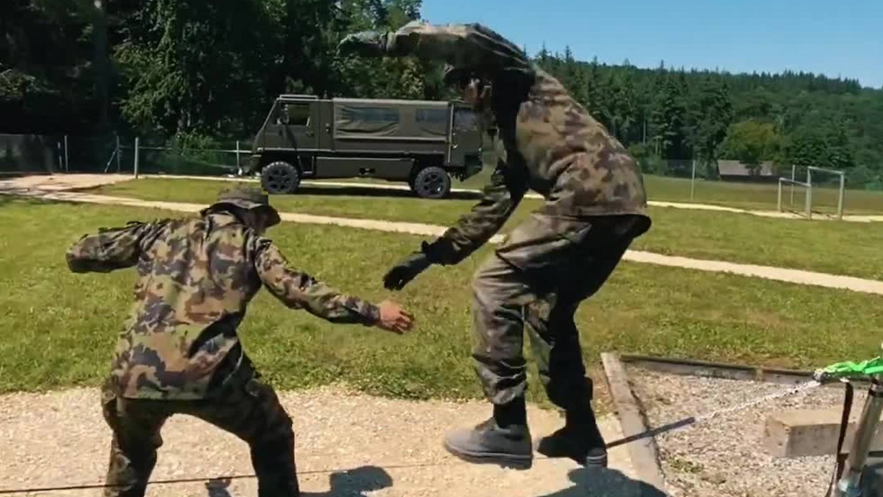 Thumb for ‹Ragettli mit neuem Parcours-Video aus dem Militär›