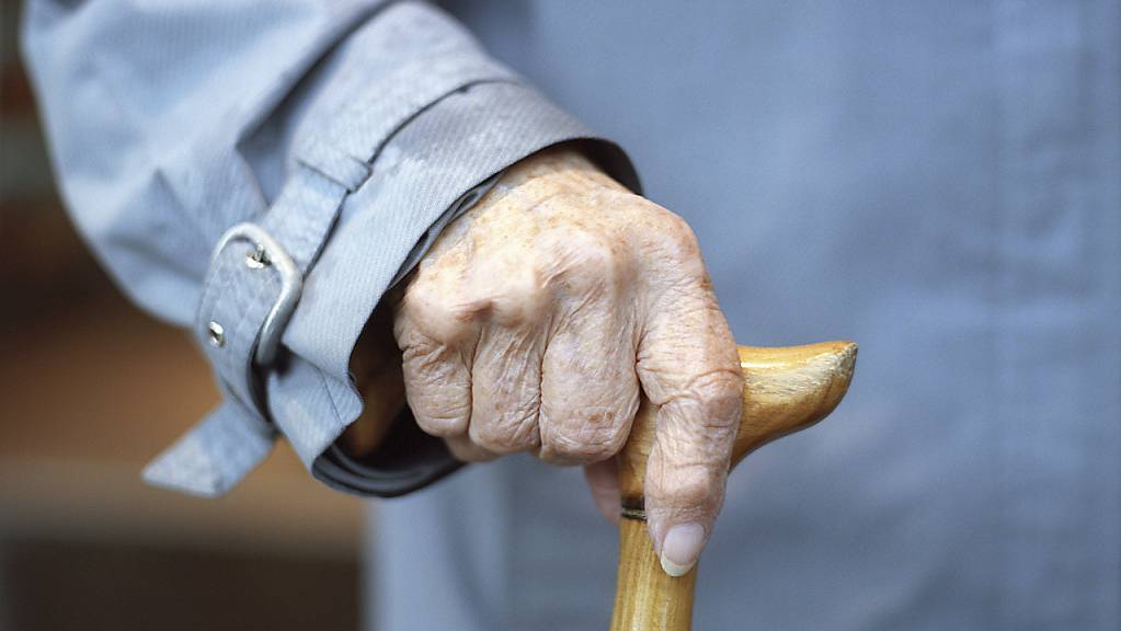 In der Schweiz lebten 2018 knapp 1600 Frauen und Männer, die 100-jährig und älter waren. (Symbolbild)