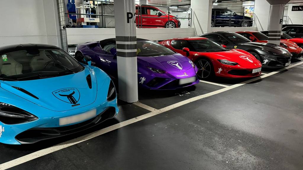 Lambos, Porsches und McLaren: Ein Parkhaus voll Supercars in Luzern