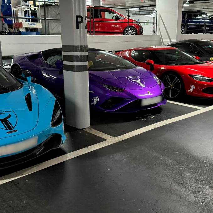 Lambos, Porsches und McLaren: Ein Parkhaus voll Supercars in Luzern