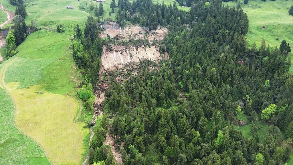 Vitznau LU evakuiert wegen Regen Teilbereich des Campingplatzes