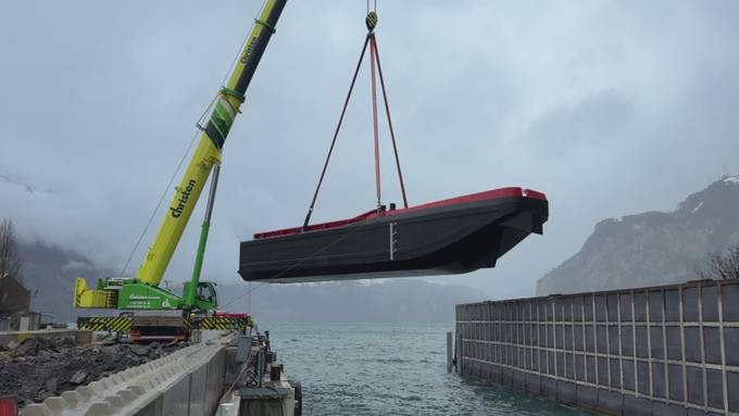 Neues Klappschiff für Reussdelta-Schüttung in Flüelen