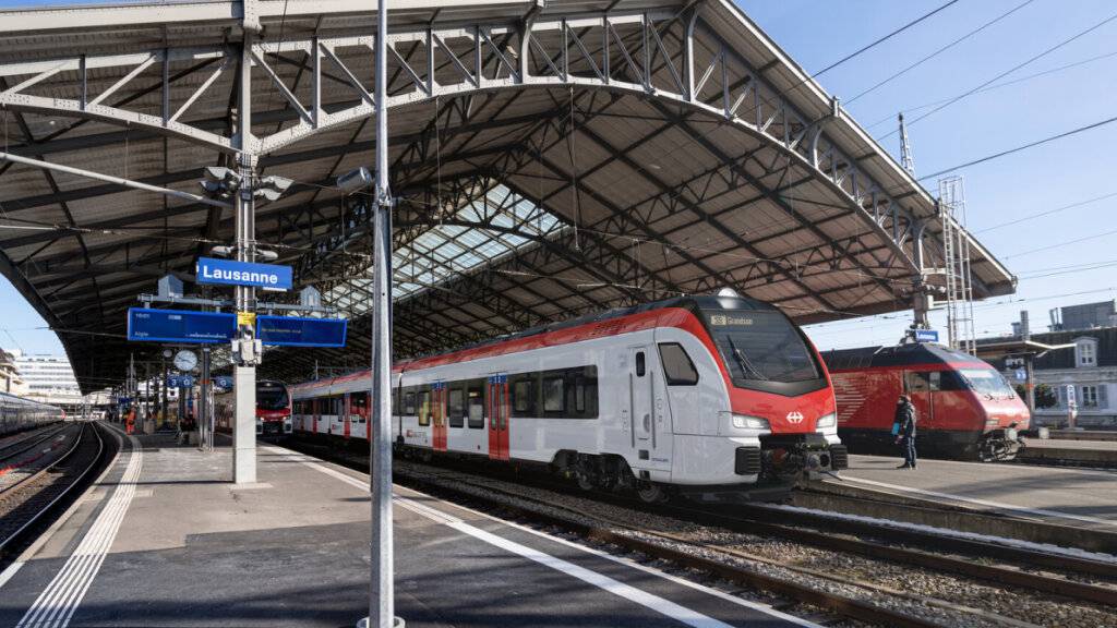 SBB ruft bei Stadler weitere 33 Flirt-Züge ab