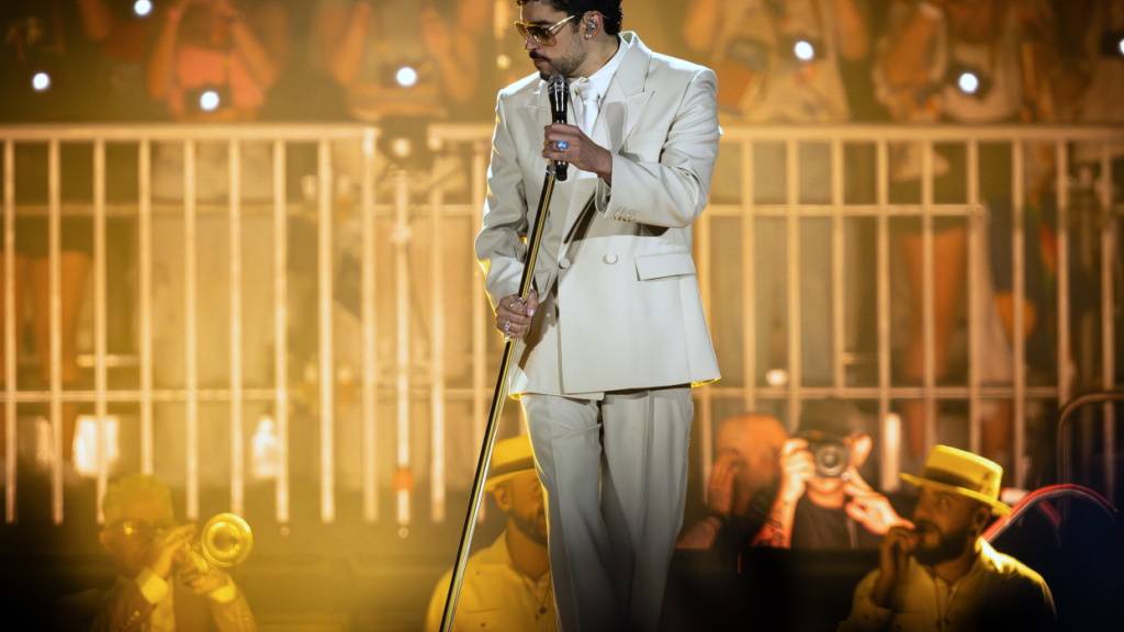 Der Latin-Rap- und Reggaeton-Musiker Bad Bunny hat 2025 auch bei den Schweizer Hörerinnen und Hörer für den Sound gesorgt. Sein Album «Debí Tirar Más Fotos» belegt Platz 1 der Schweizer Jahrescharts von 2025.