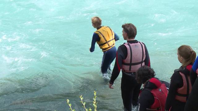 Mehr Sicherheit dank Aareschwimmkurs