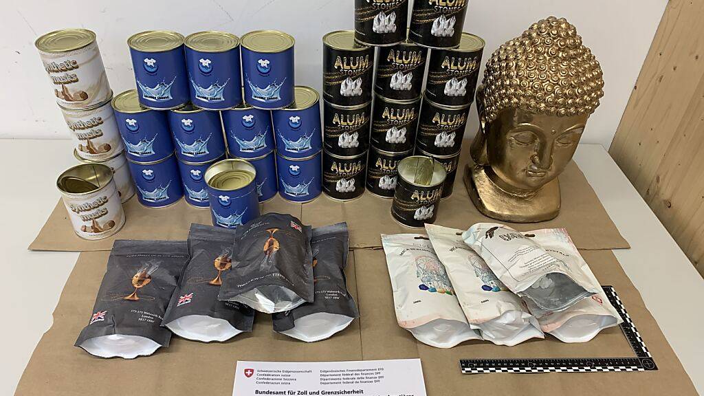 Drogen in Buddha-Kopf von Berlin nach Basel geschmuggelt