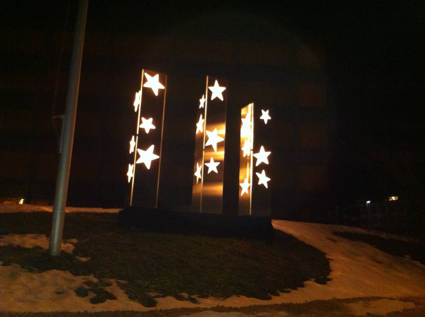 In Wattwil verbreiten Lichtsäulen Adventsstimmung - Foto: Gemeinde Wattwil