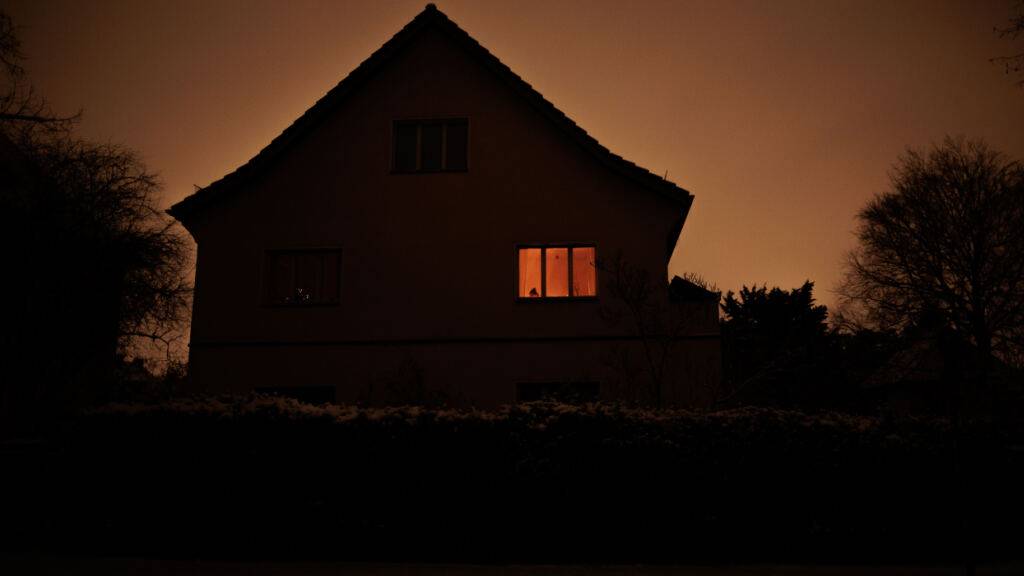 In Saas und Küblis GR führten die Schneefälle in der Nacht von Samstag auf Sonntag zu einem Stromunterbruch. (Symbolbild)