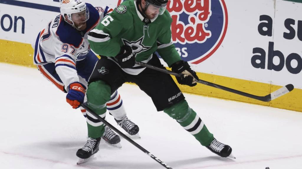 Mit Dallas-Verteidiger Lian Bichsel (vorne) ist auch der letzte Schweizer in den NHL-Playoffs ausgeschieden