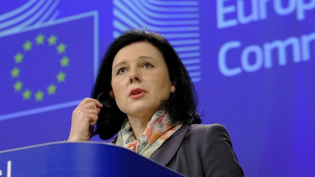 «Ein Weckruf»: EU-Justizkommissarin Vera Jourova zum Datenskandal bei Facebook. (Archivbild)