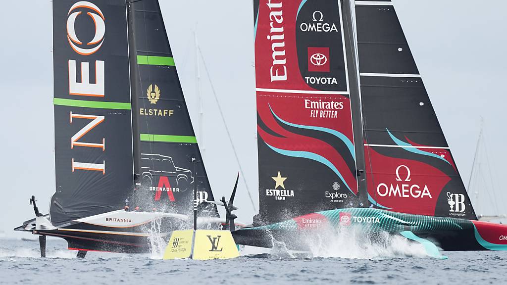 Die Nase vorn: Team New Zealand führt nach dem ersten Wettkampftag des America's Cup vor Barcelona gegen Britannia mit 2:0 Siegen